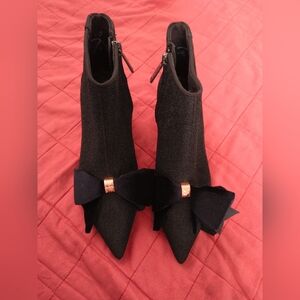 Elegant Black Ankle Boots with Bow Accent